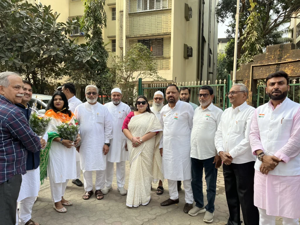 ७७ व्या भारतीय प्रजासत्ताक दिनाच्या निमित्ताने प्रभागात ध्वजवंदन करण्यात आले.