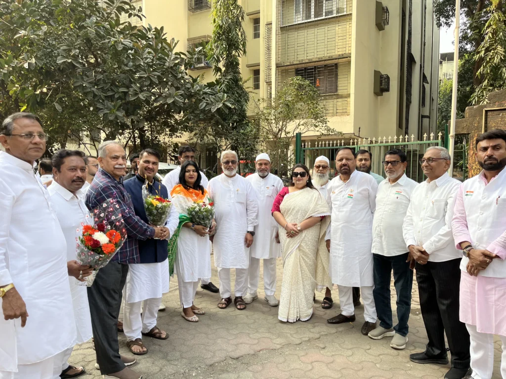 ७७ व्या भारतीय प्रजासत्ताक दिनाच्या निमित्ताने प्रभागात ध्वजवंदन करण्यात आले.