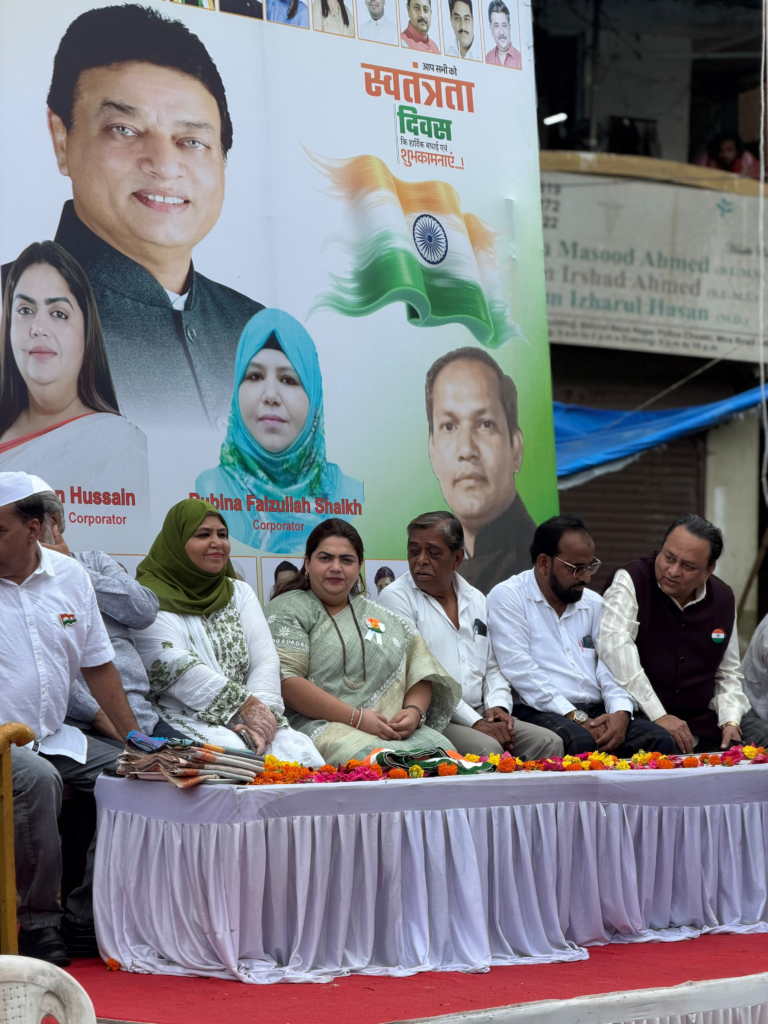 भारताच्या ८०व्या स्वातंत्र्य दिनानिमित्त मिरा-भाईंदर शहरात विविध ठिकाणी आयोजित ध्वजारोहण कार्यक्रमास उपस्थित राहून राष्ट्रध्वजाला मानवंदना दिली.