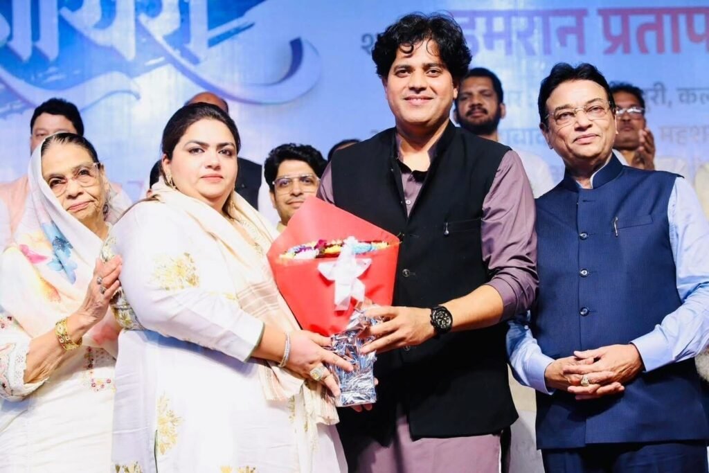 एक शानदार और यादगार शाम – महफ़िल-ए-मुशायरा उर्दू अदब का ख़ज़ाना
